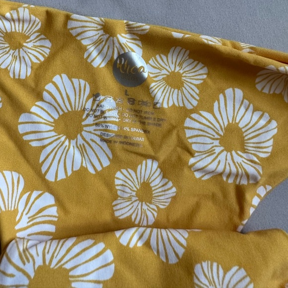 SOLD🌺 - Picture 2 of 3